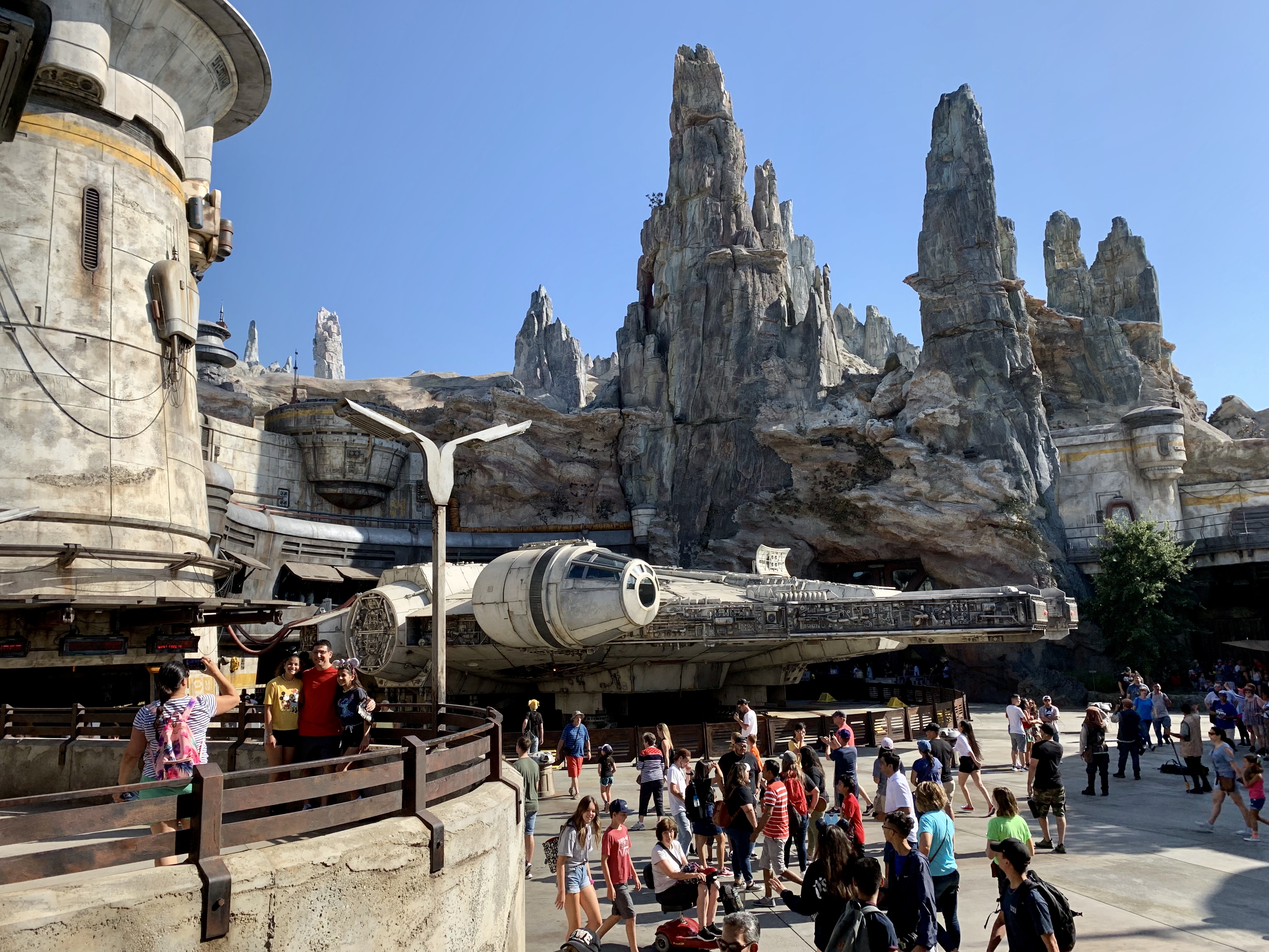 Disneyland Park Photo Report July 31 2019 Star Wars: Galaxy's Edge Crowds