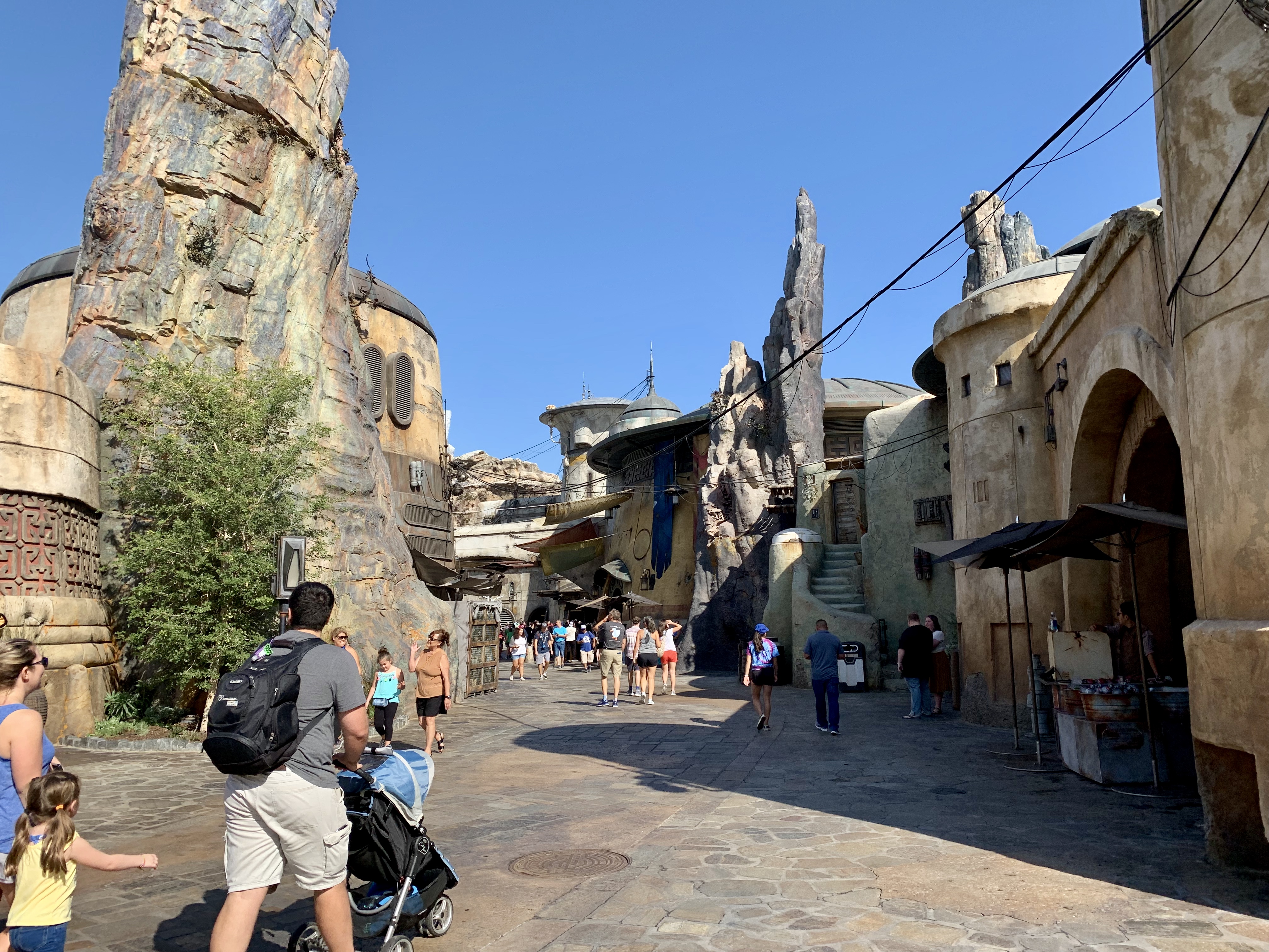 Disneyland Park Photo Report July 31 2019 Star Wars: Galaxy's Edge Crowds