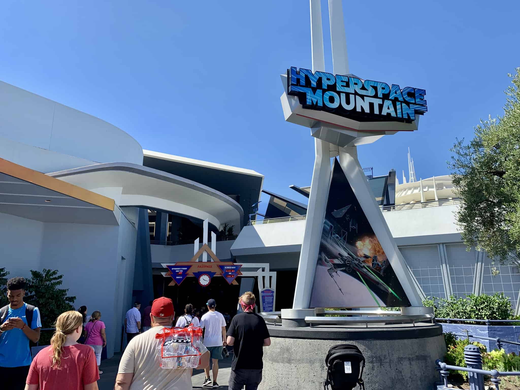 Disneyland Park Photo Report Summer Crowds July 9 2019