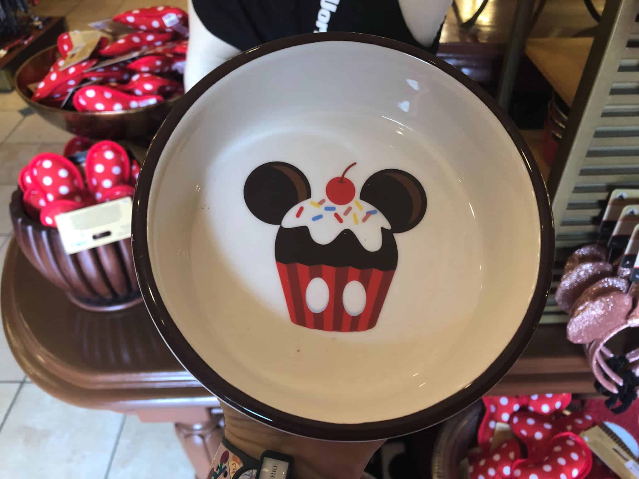 Pet Feeding Dish with Mickey Cupcake center