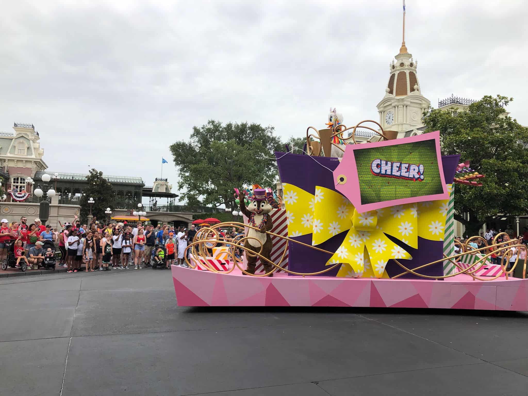 Move it shake it mousekedance it