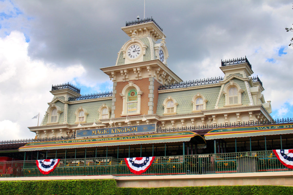 magic kingdom train station