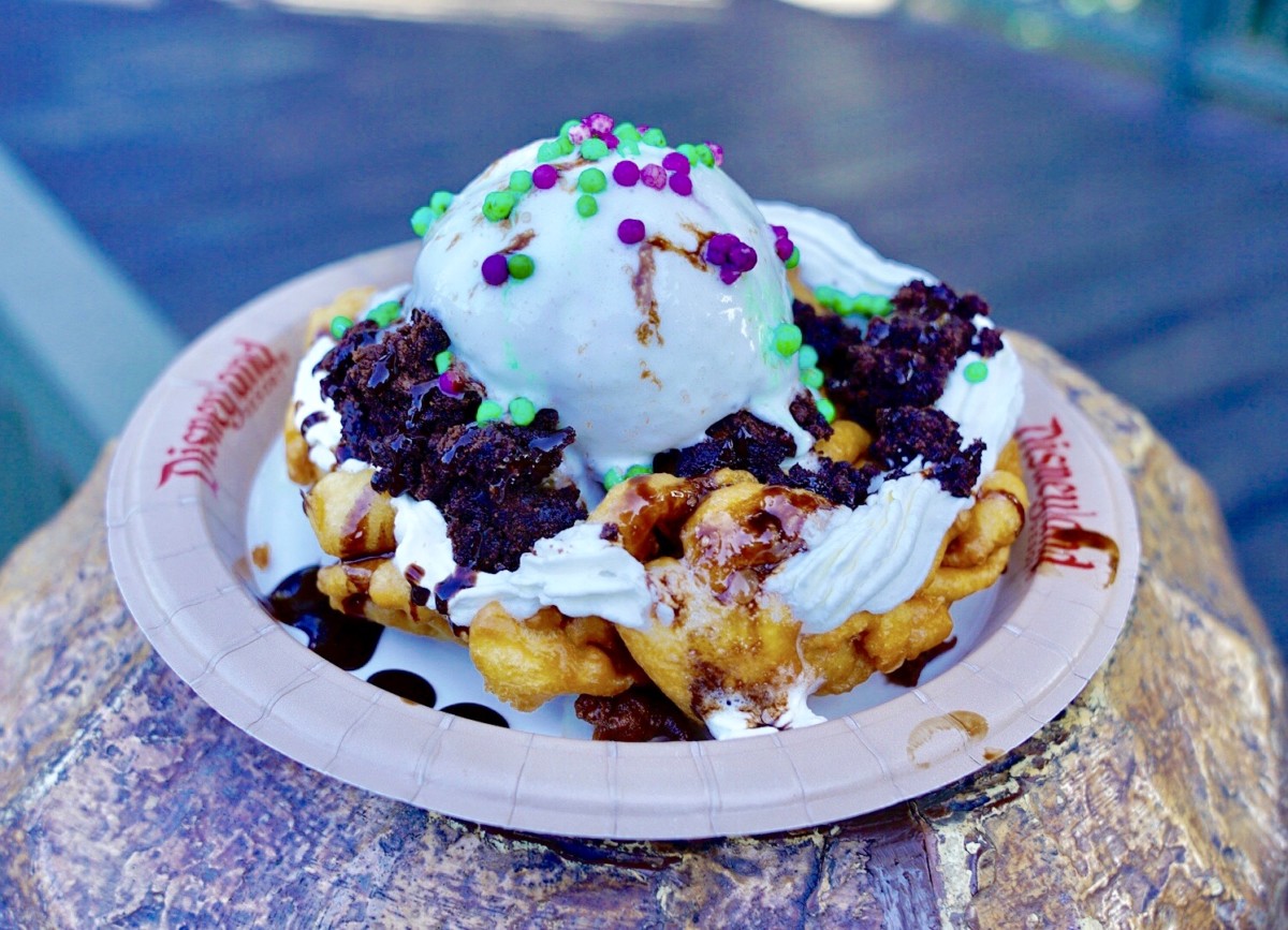 Dead-Cadent Funnel Cake and The Caretaker Sandwich Hungry Bear Restaurant Haunted Mansion 50th Anniversary Disneyland