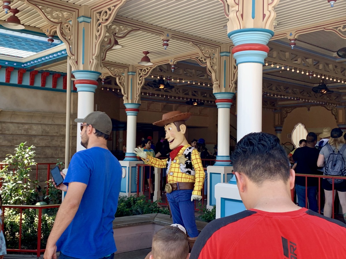 Disney California Adventure Photo Report 8-11-19 Crowds, Mickey Missing from Silly Symphony Swings, New Merch