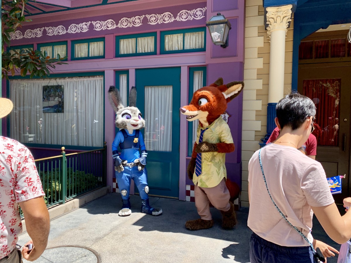 Disney California Adventure Photo Report 8-11-19 Crowds, Mickey Missing from Silly Symphony Swings, New Merch