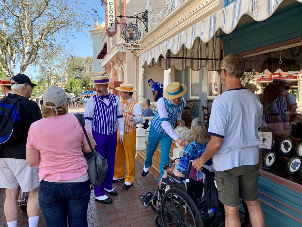 Disneyland Photo Report 8:28:19 Adventureland Refurbishment, Character Sightings, and Pumpkin Cream Cold Brew and more
