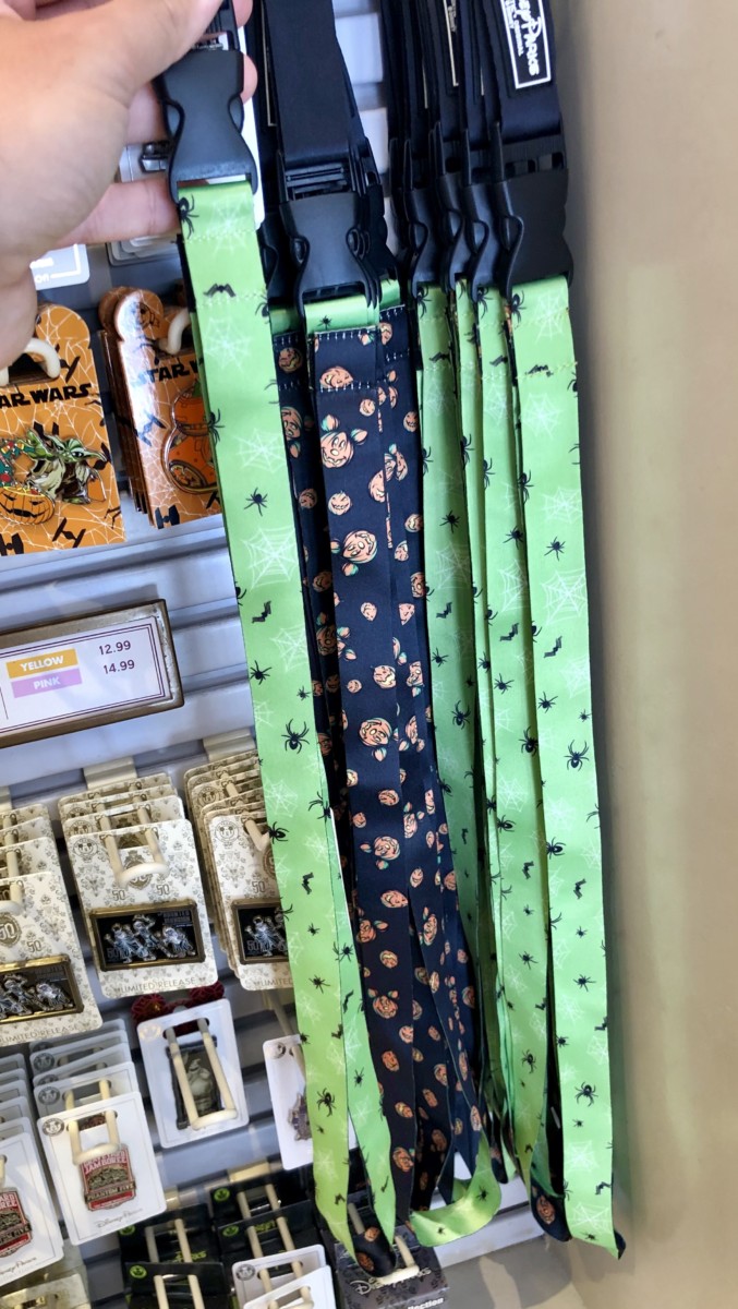  Disneyland Resort Halloween Pin Merchandise
