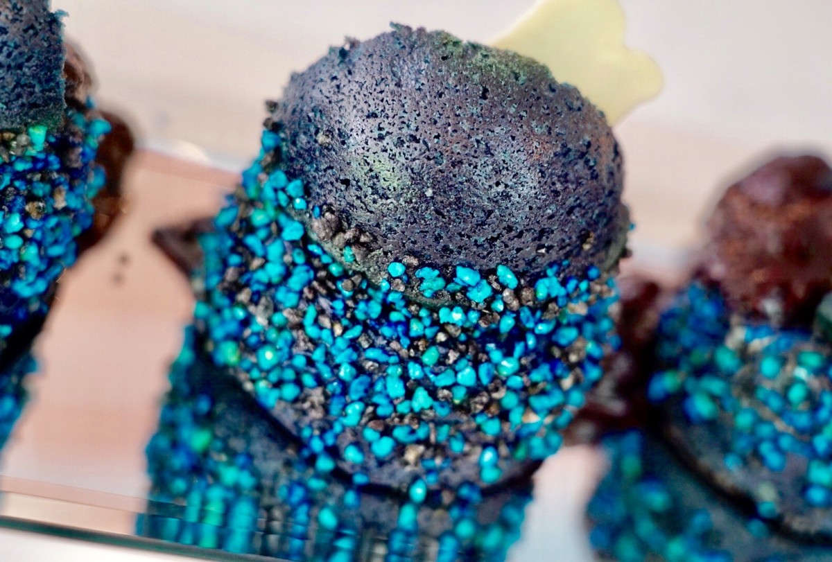 Sliders Materialize and "Hitchhiking" Ghost Blue Velvet Cake Trio Haunted Mansion 50th Anniversary River Belle Terrace Disneyland