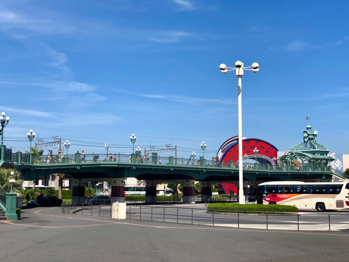 Tokyo Disneyland Entrance Walkway (from bus loop)