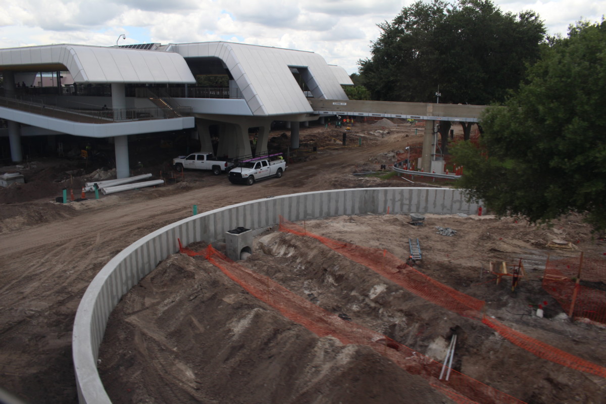 epcot tram loop