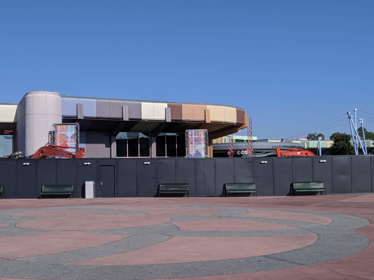 Epcot: Construction 