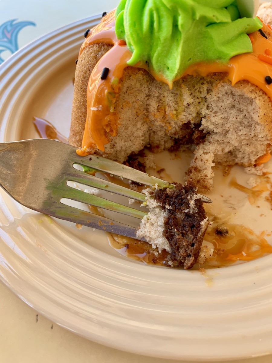 Monster Halloween Cake, Halloween Minnie Mouse Cake, Chocolate Coffee Yule Log Plaza Inn for Halloween TIme 2019 in Disneyland Park