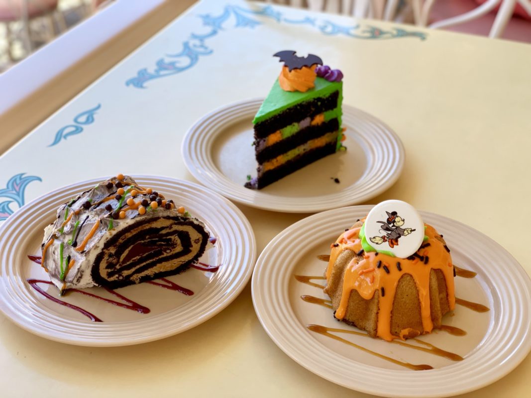 Monster Halloween Cake, Halloween Minnie Mouse Cake, Chocolate Coffee Yule Log Plaza Inn for Halloween TIme 2019 in Disneyland Park
