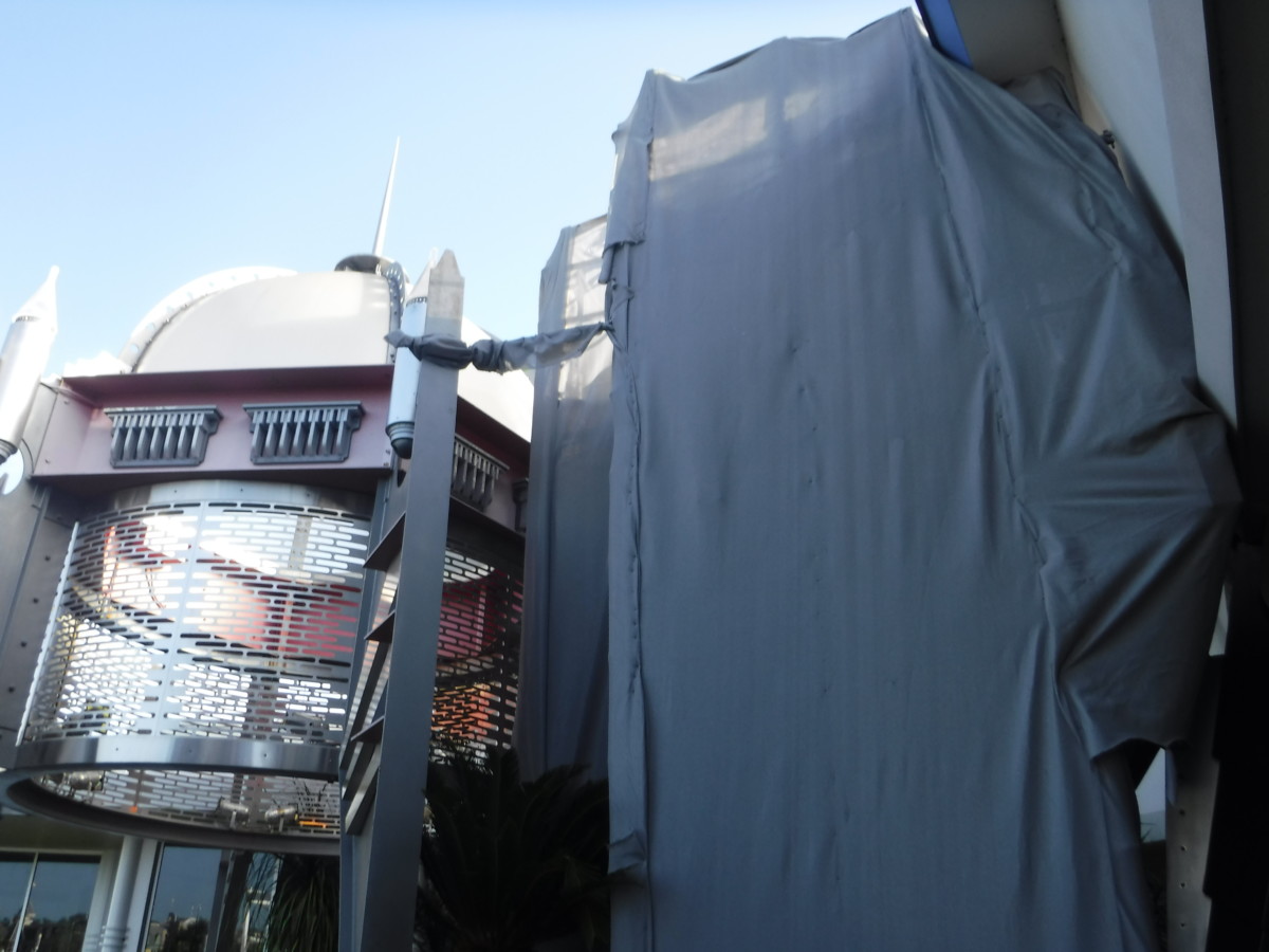 Tomorrowland fin removals