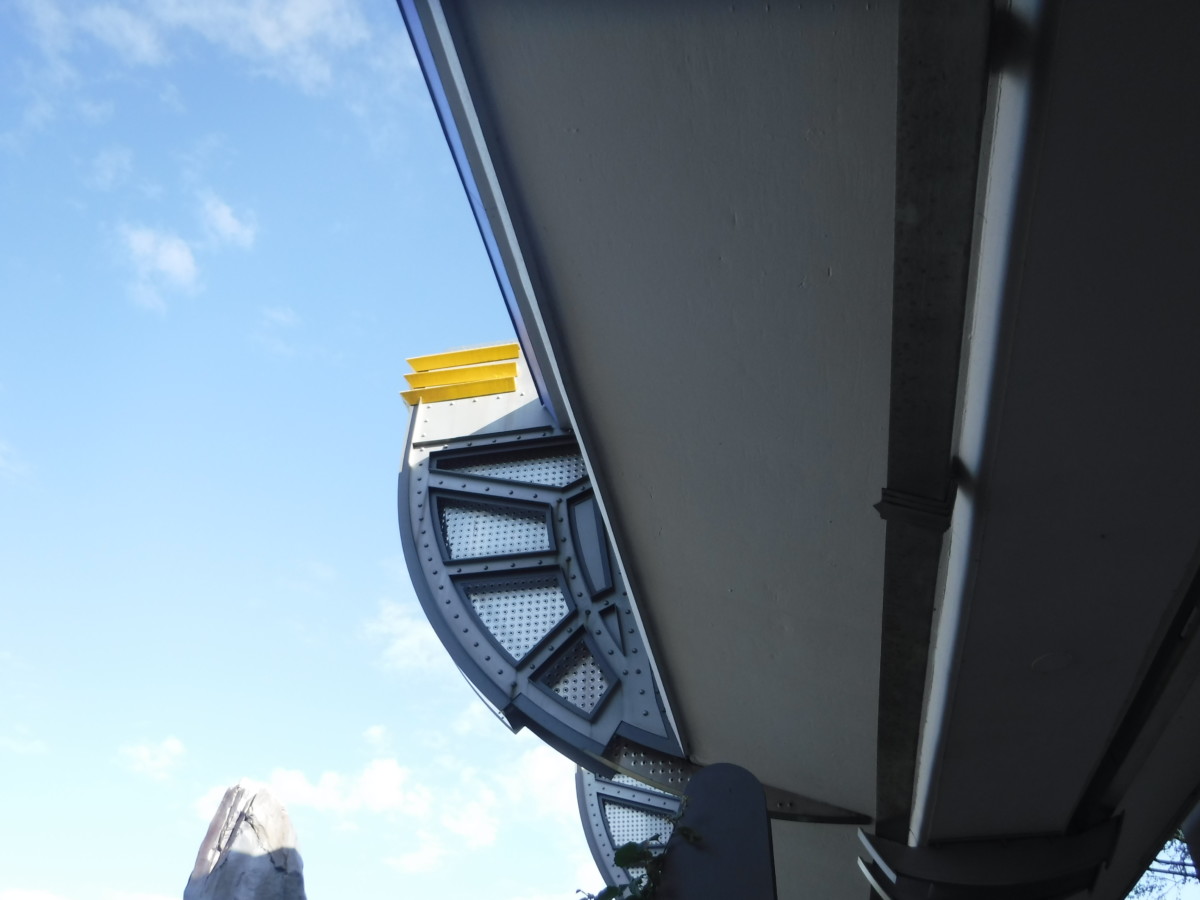 Tomorrowland_peoplemover_construction