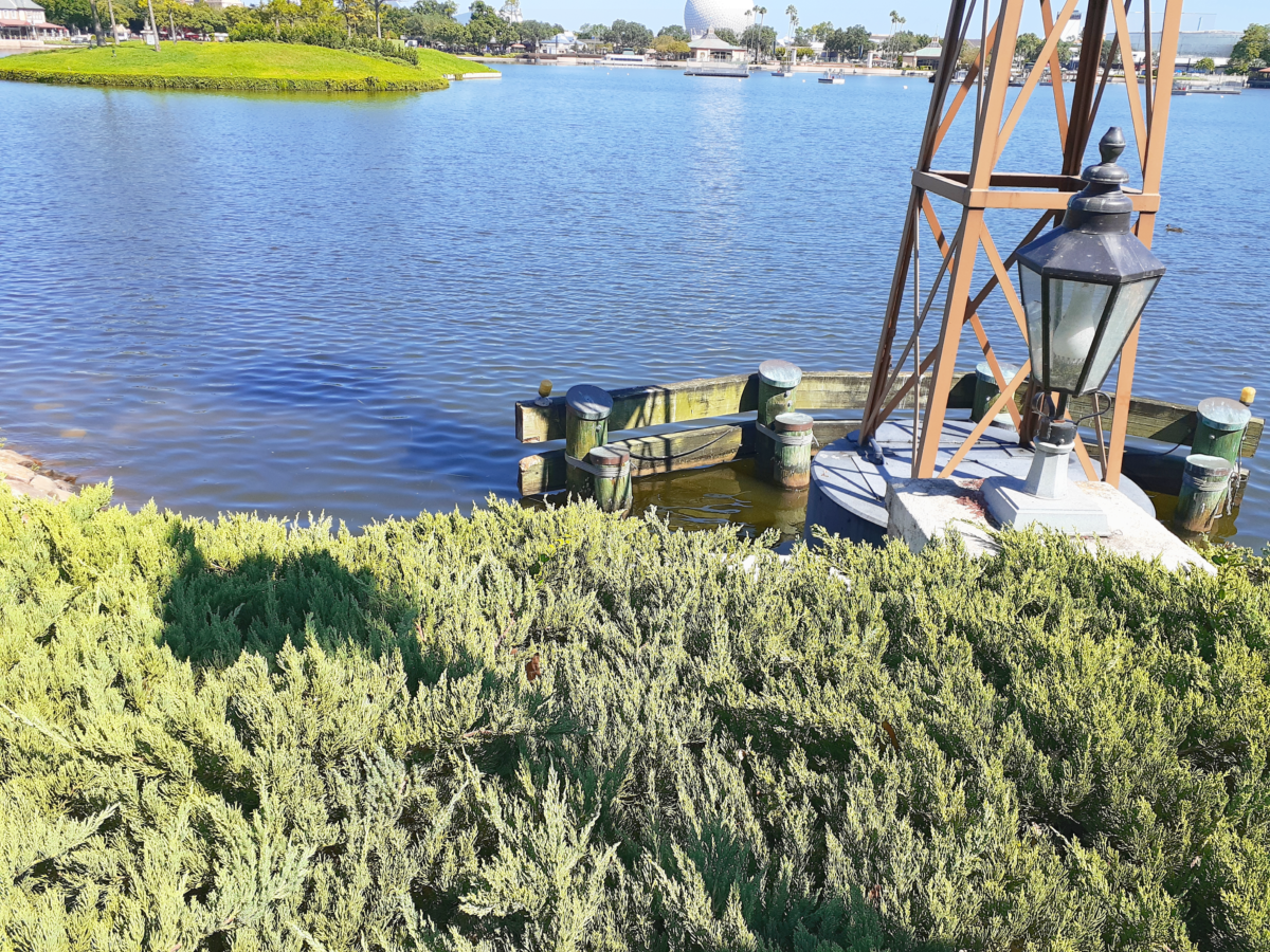 epcot_water_low_3