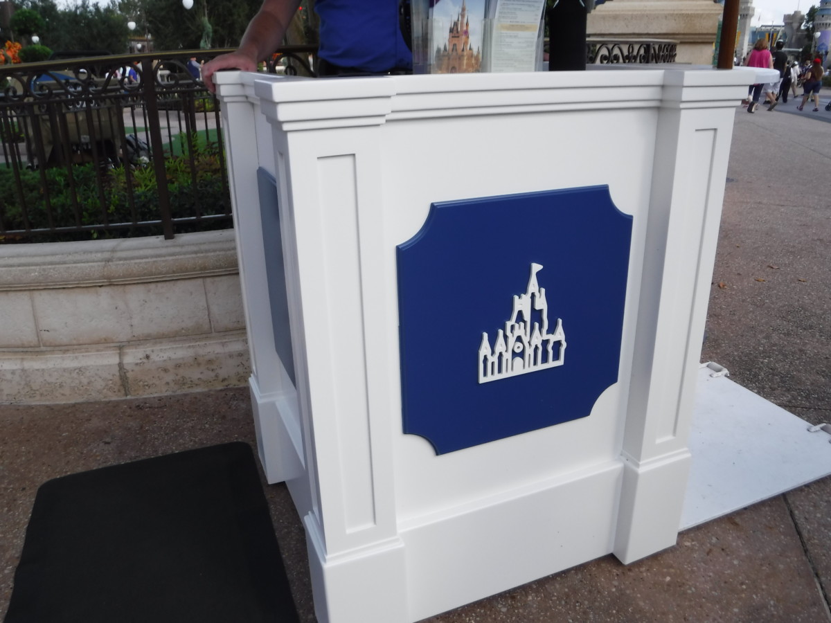 guest_exp_lecturn_13