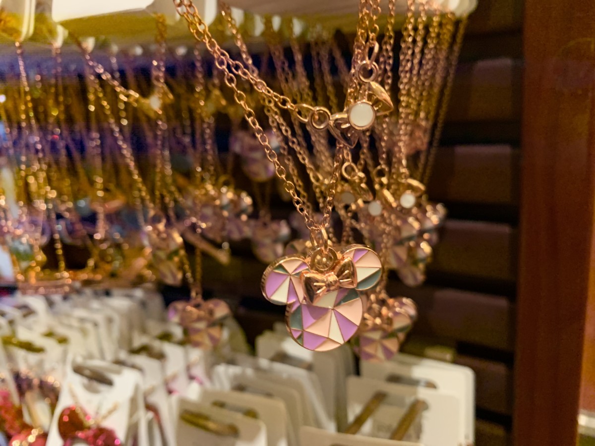 Minnie necklace