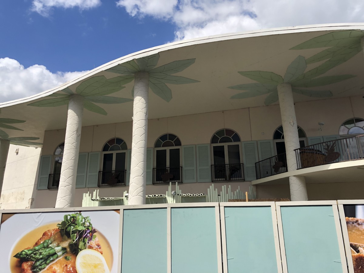 Construction walls go up at Bongo's Cuban Cafe