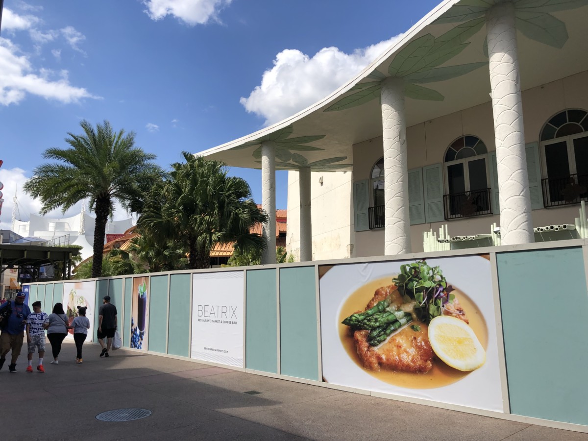 Construction walls go up at Bongo's Cuban Cafe