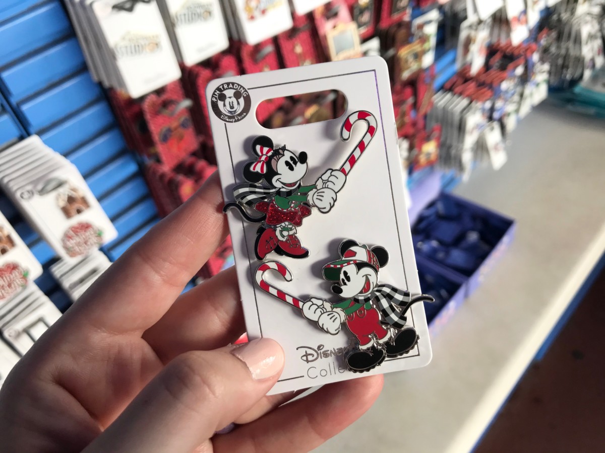 mickey Minnie Christmas pin