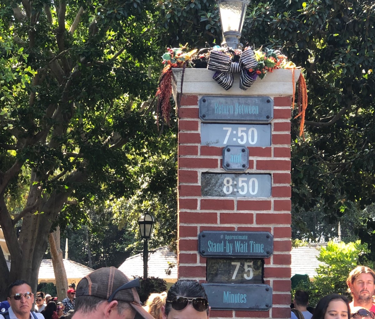 haunted mansion wait