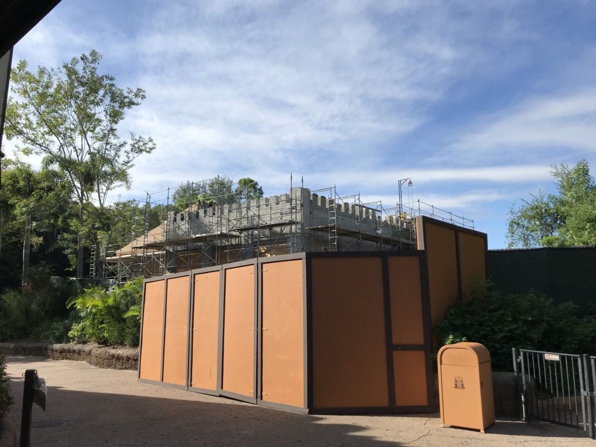 harambe house construction