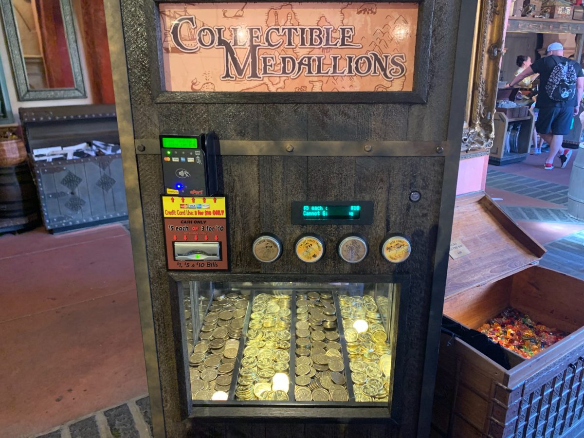 PHOTOS: New Pirates of the Caribbean-Themed Collectible Medallion