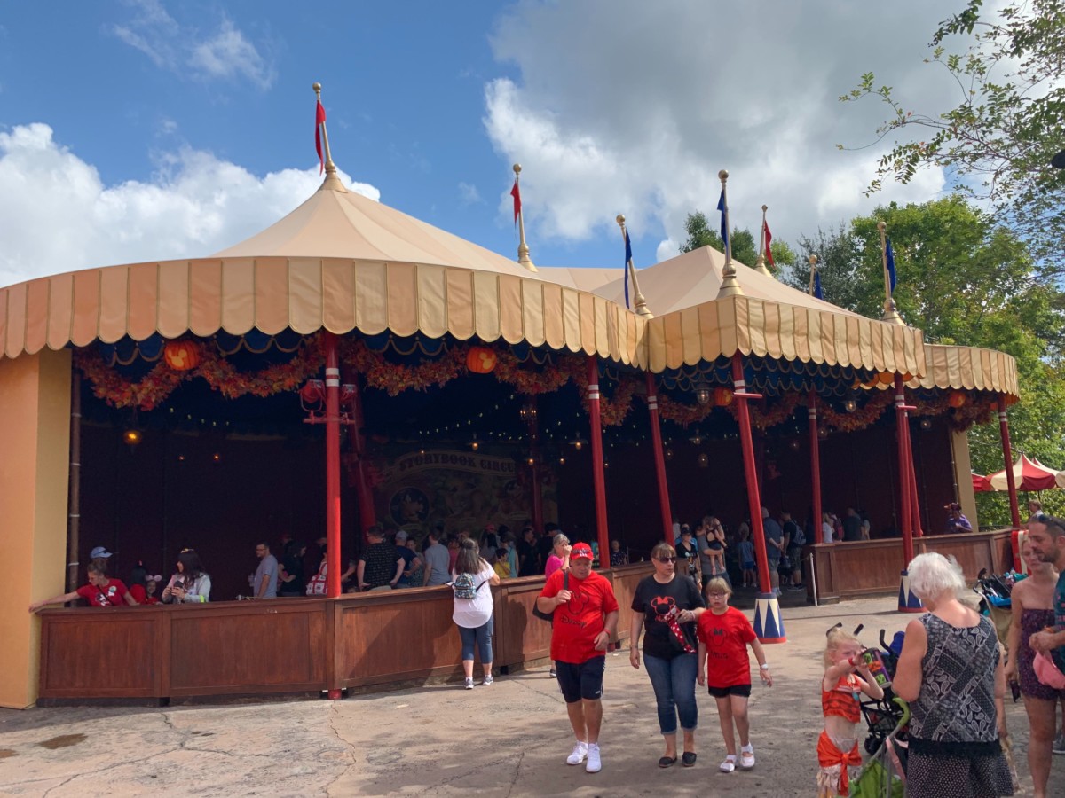 magic kingdom character meet and greet calliope tent
