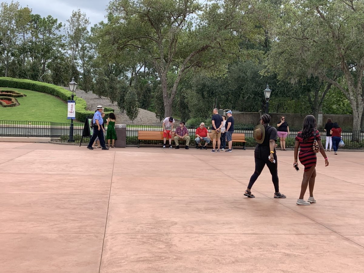 International Gateway smoking area 11/3/19 (1)
