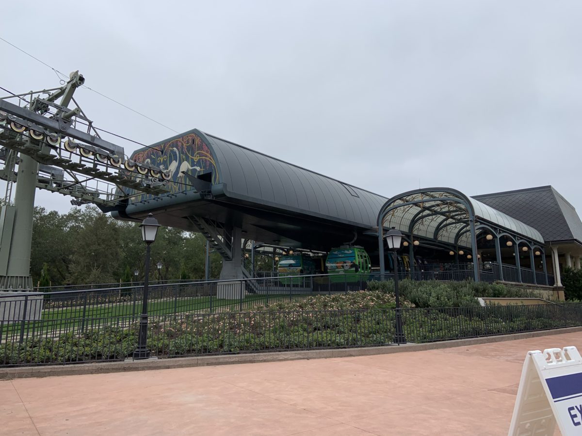 EPCOT Skyliner station