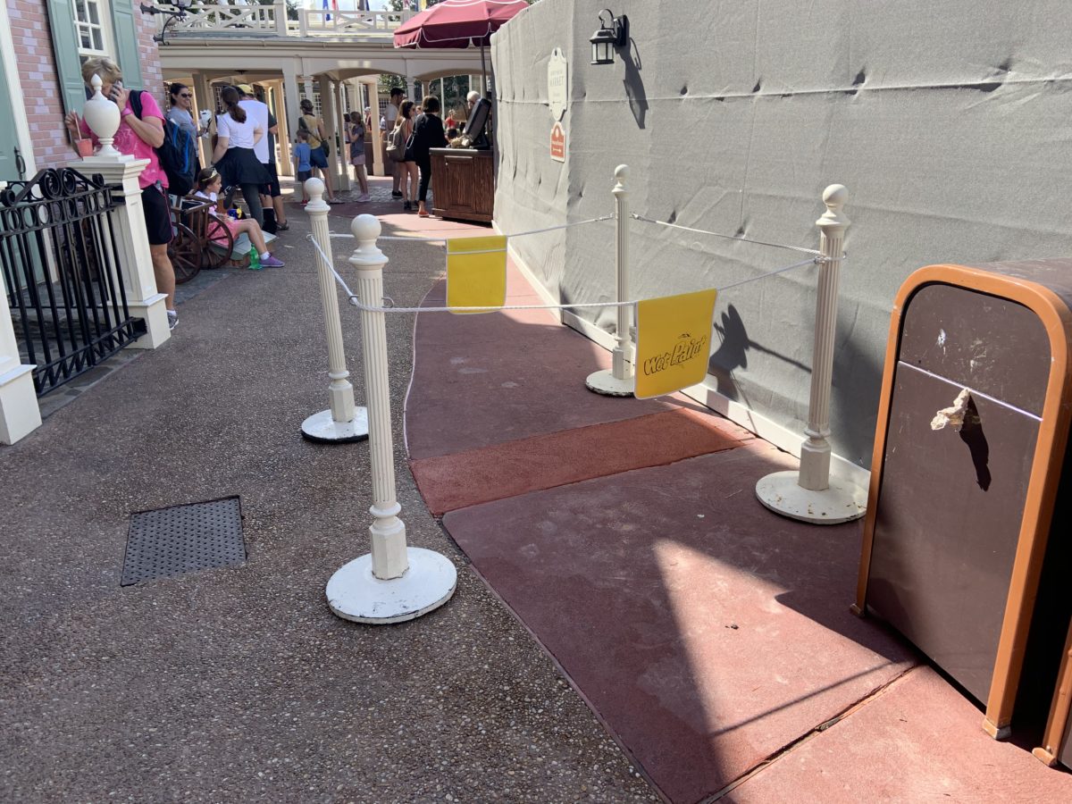 Painted concrete next to Liberty Square Market (1)