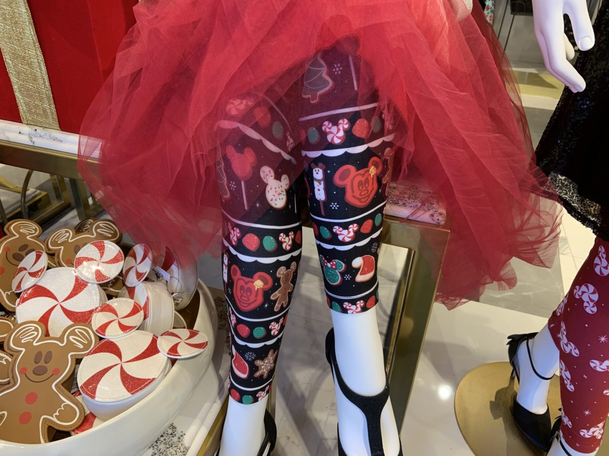 Holiday treat leggings (1)