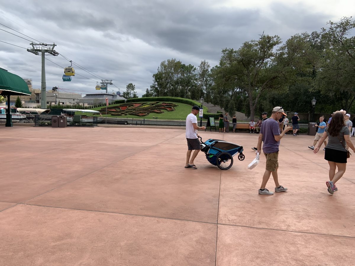 International Gateway smoking area 11/3/19 (3)