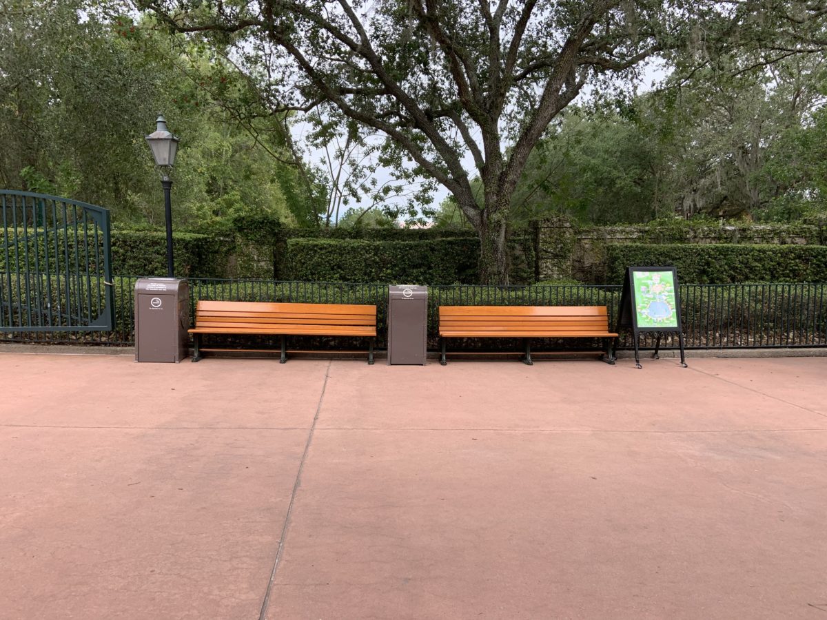 International Gateway smoking area 11/13/19 (1)