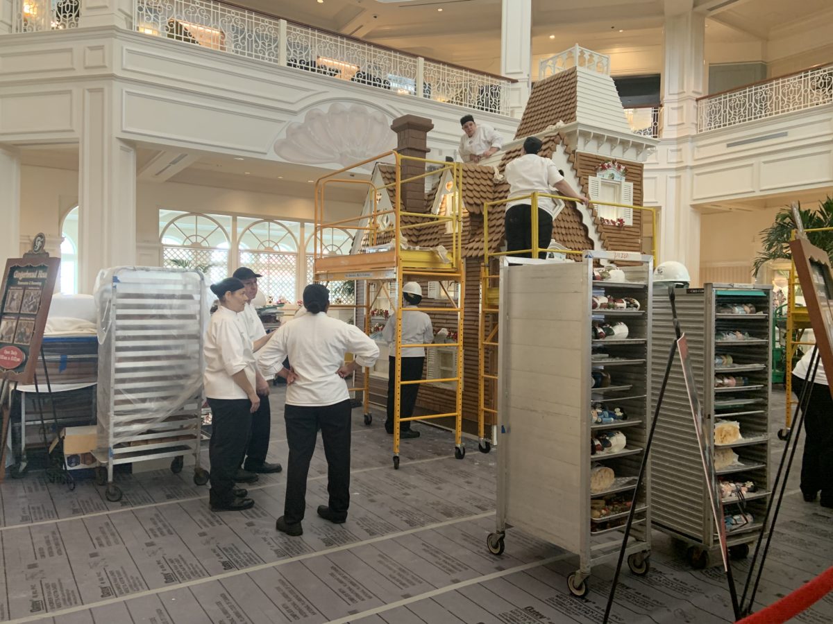 Grand Floridian Gingerbread House 2019 (7)