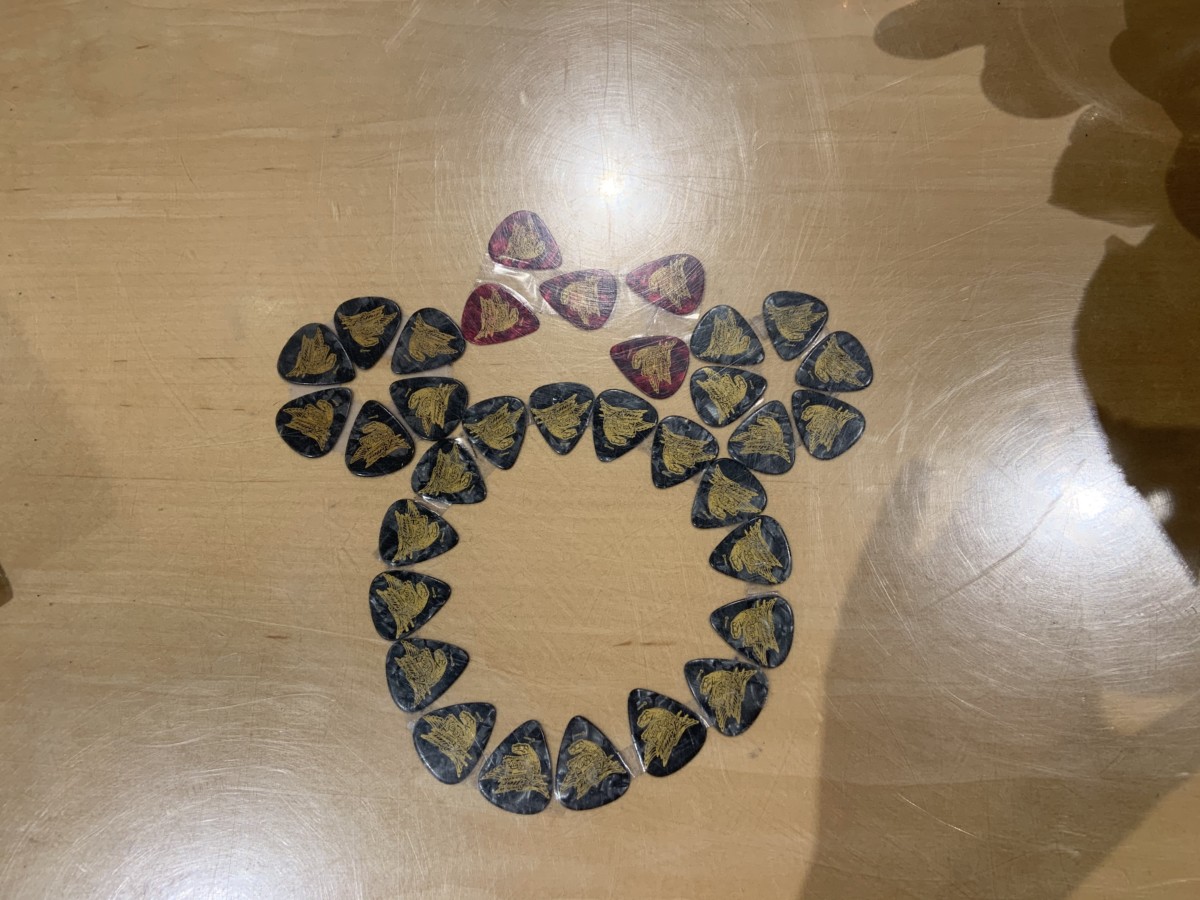 Minnie head in guitar pick