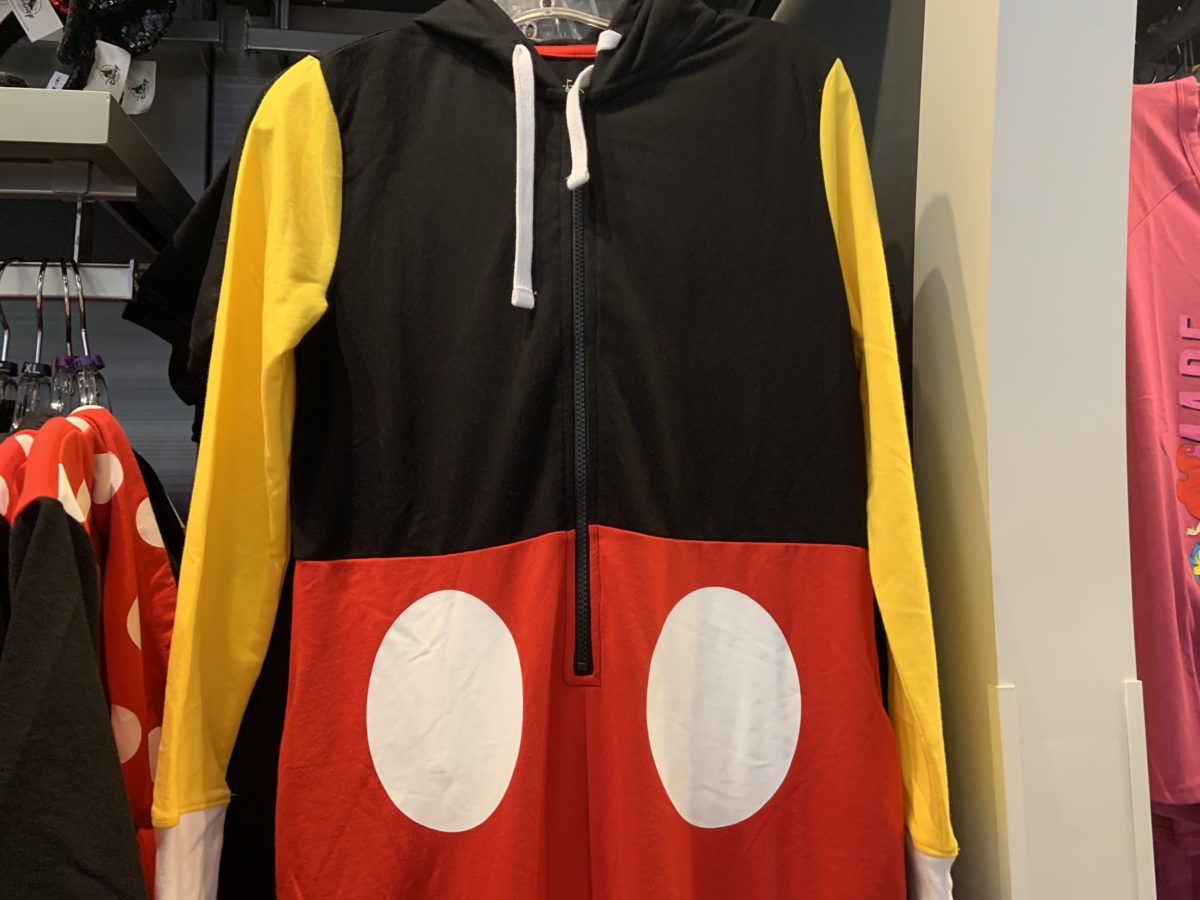 Mickey onesie (4)