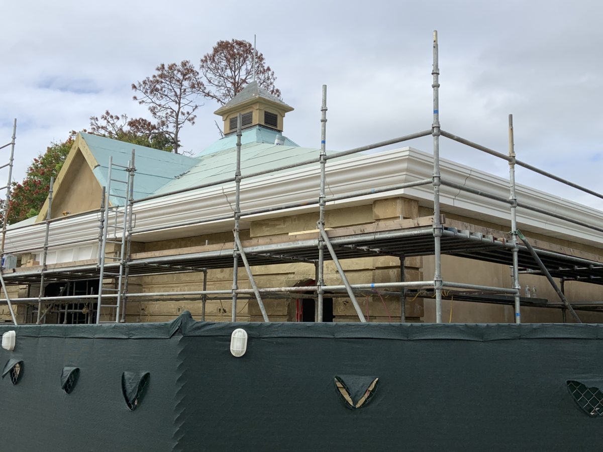 World Showcase promenade bathroom 11/13 (3)