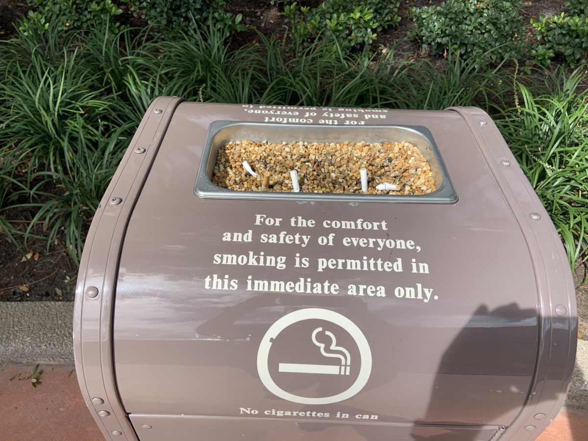 International Gateway smoking area 10/26/19 (2)