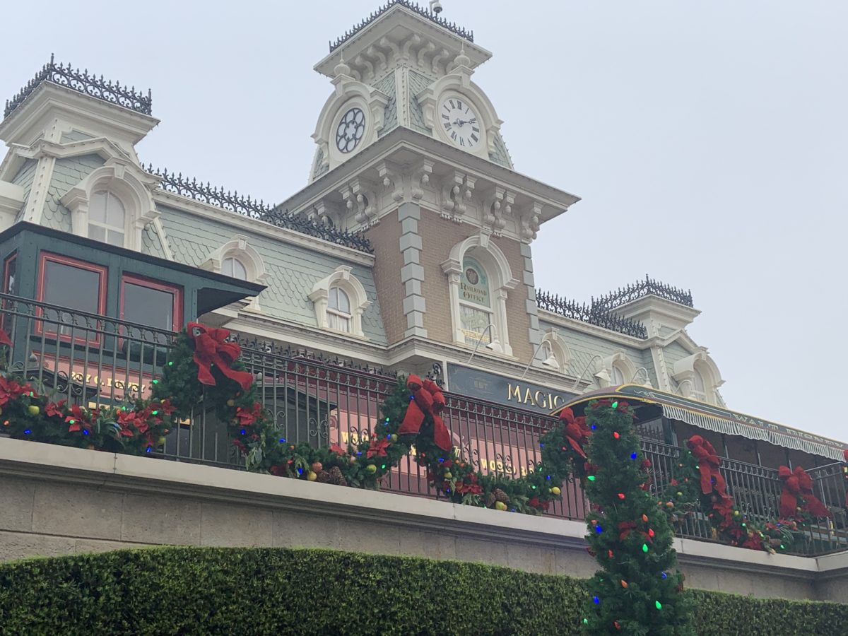 Main Street Christmas Decorations 11/6/19 (1)