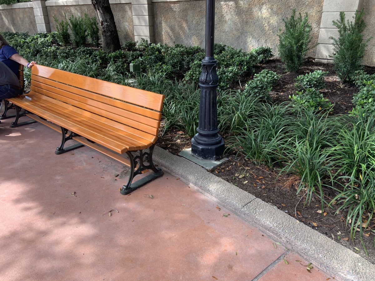 International Gateway smoking area 10/26/19 (3)