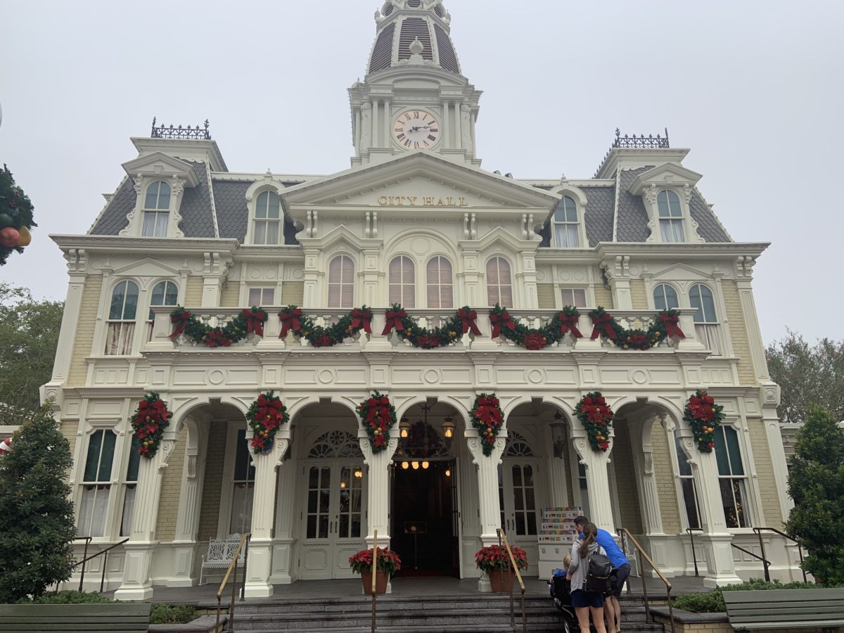 Main Street Christmas Decorations 11/6/19 (5)