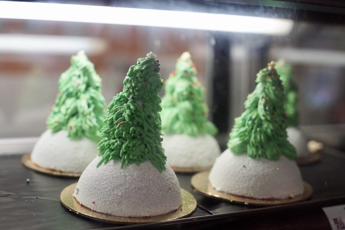 tree on cherry hill cake