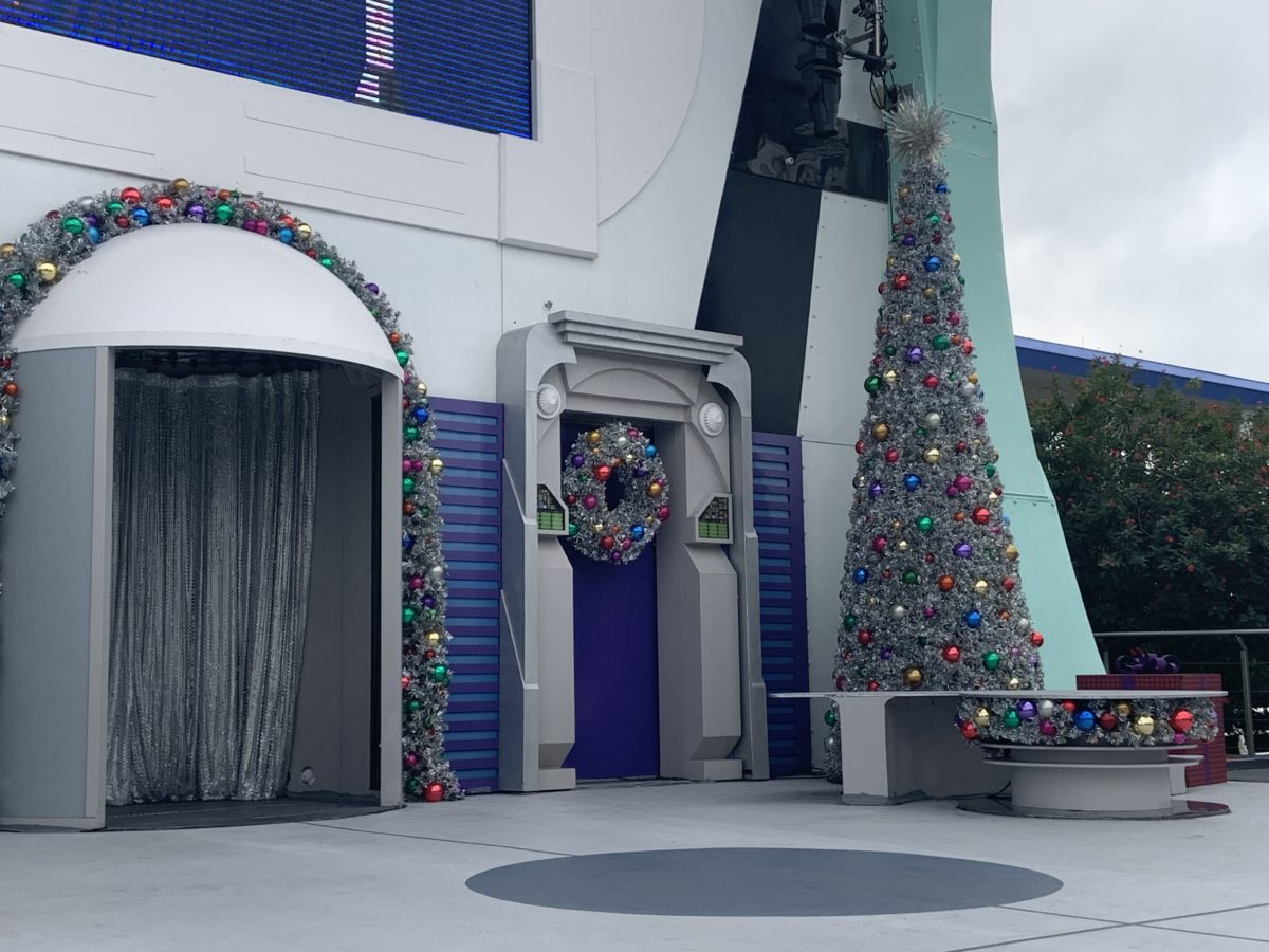 Tomorrowland Christmas decorations (3)