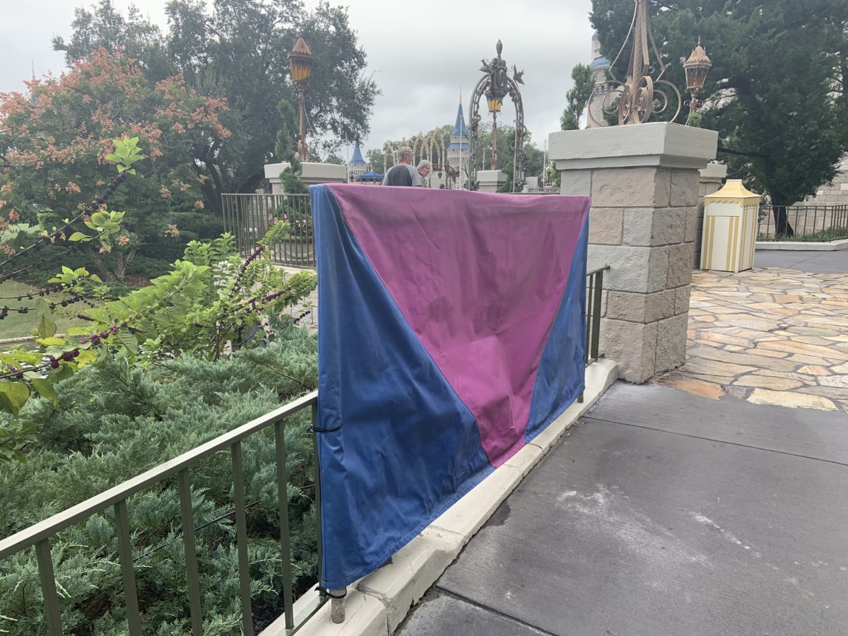 Damaged rail by Cinderella&rsquo;s Castle (1)