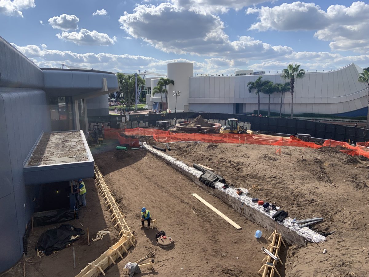 Construction by EPCOT guest services 11/21/19 4