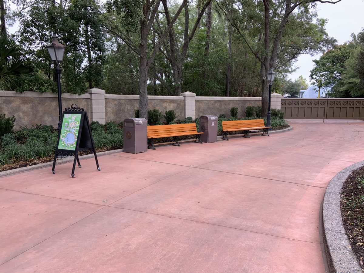 International Gateway smoking area 11/17/19 1