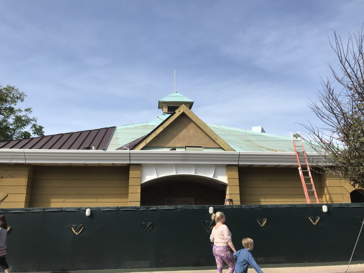 showcase plaza restrooms