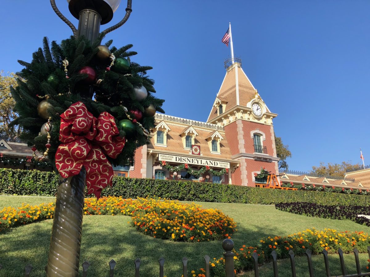 Dl Train Station Christmas